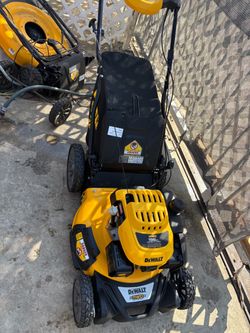 DeWalt 196cc RWD Gas Lawn Mower