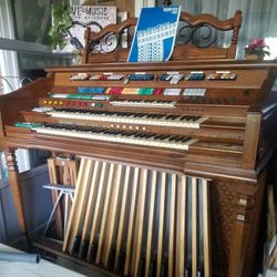 Wurlitzer 950 Organ