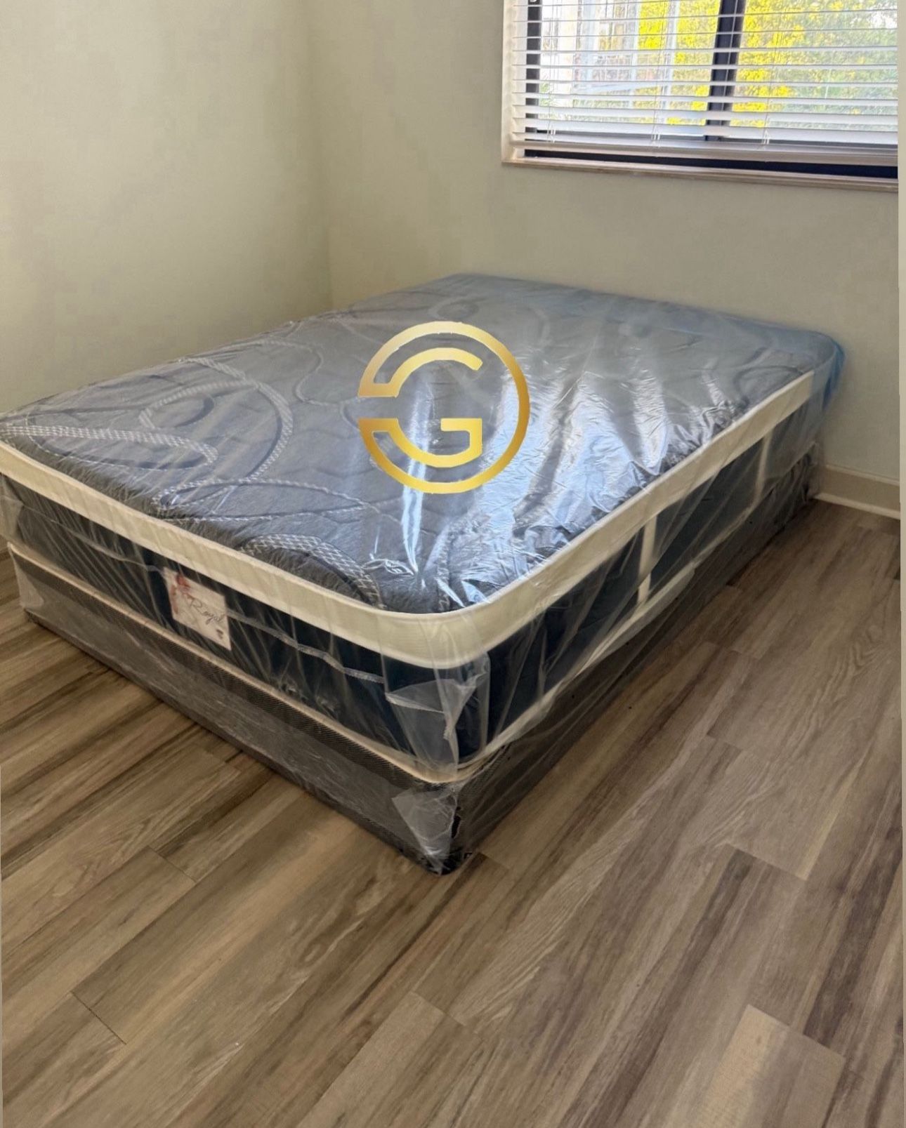 NEW Mattress Queen Size Plush Pillowtop With Box Spring // Offer 🚚