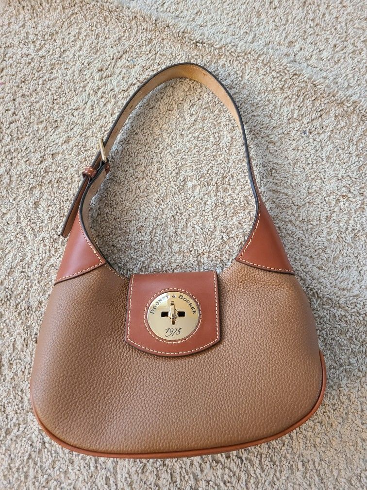 NWOT Dooney And Bourke Pebble Turnlock Hobo