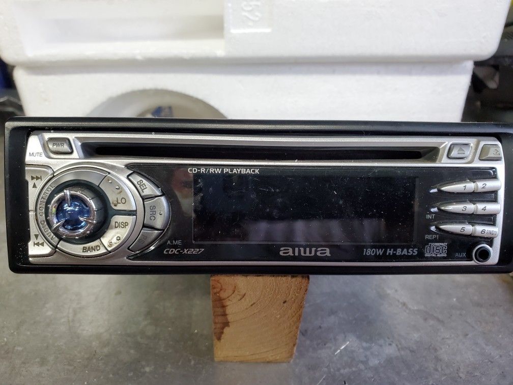 Car FM/AM/Cassette Player