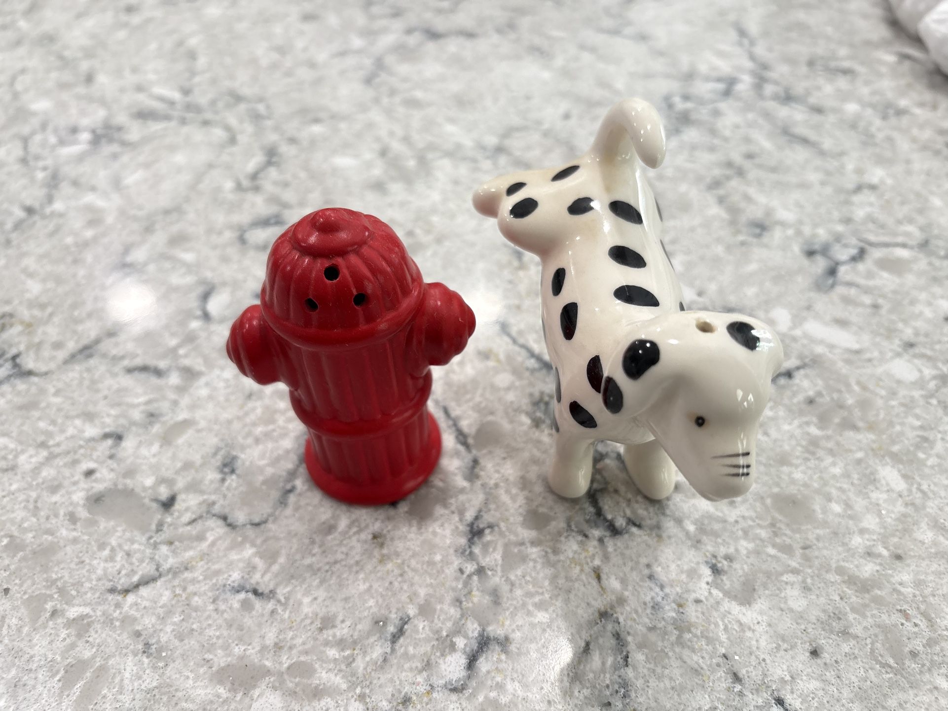 VTG Five & Dime DALMATIAN DOG & FIRE HYDRANT Salt & Pepper Shakers
