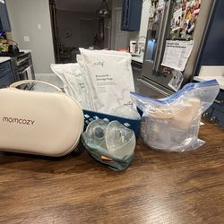 Momcozy Hands Free Double Pump 