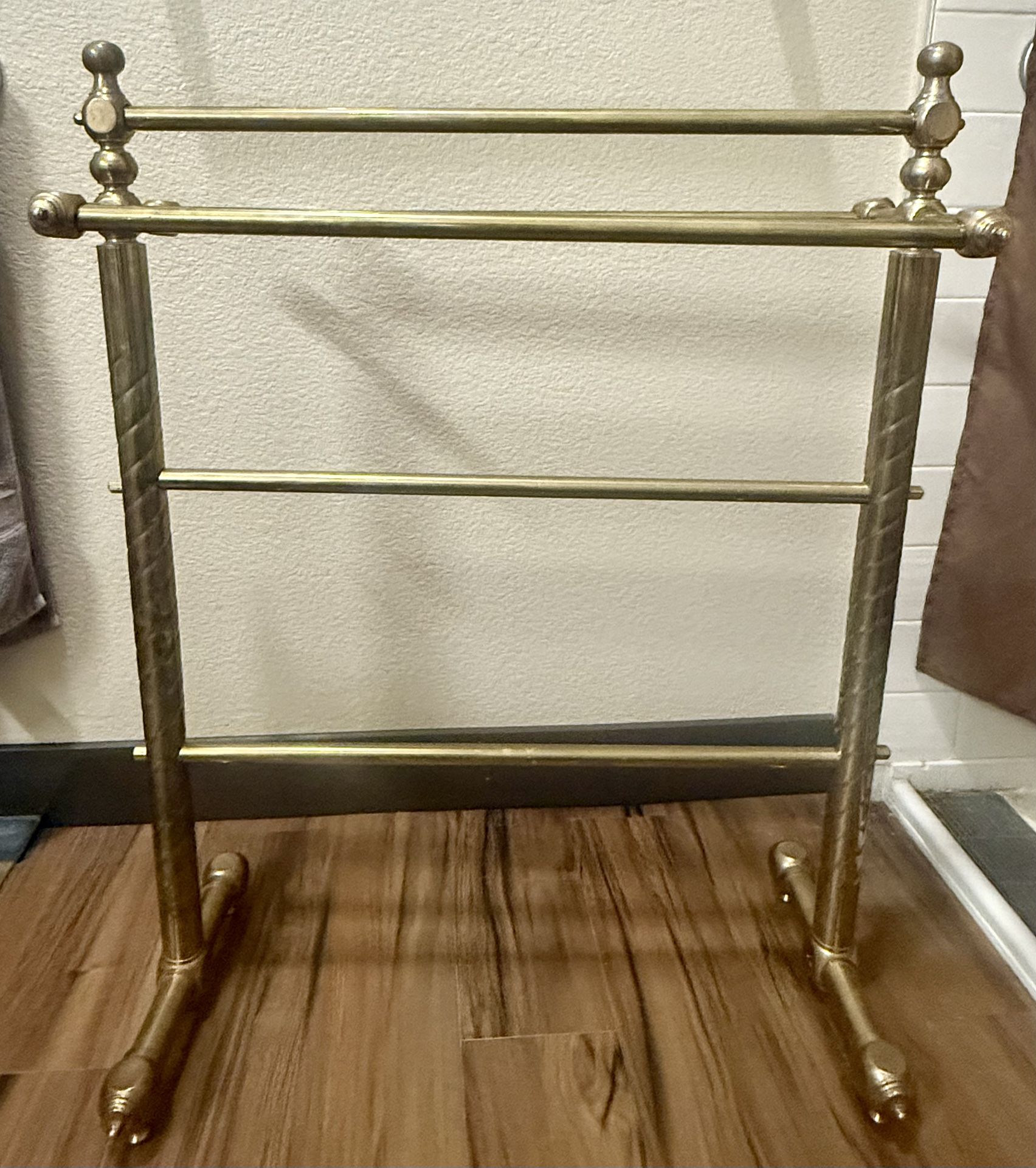 **L@@K @ Vintage Ornate Brass Towel Rack**Very Good Condition