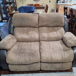 Duel Reclining Loveseat