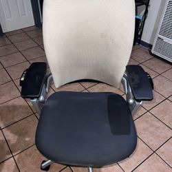 Steelcase Leap Chair V2 