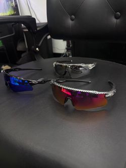 Oakley men’s sunglasses
