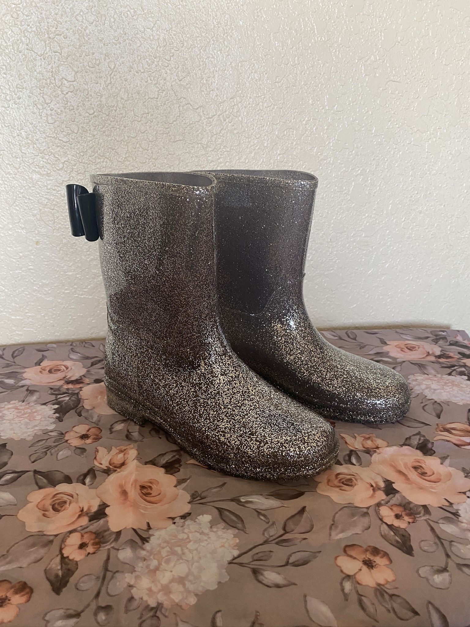 Rain Boots Size 4 , Girl