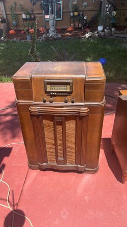 Curb Alert vintage non working tube radio