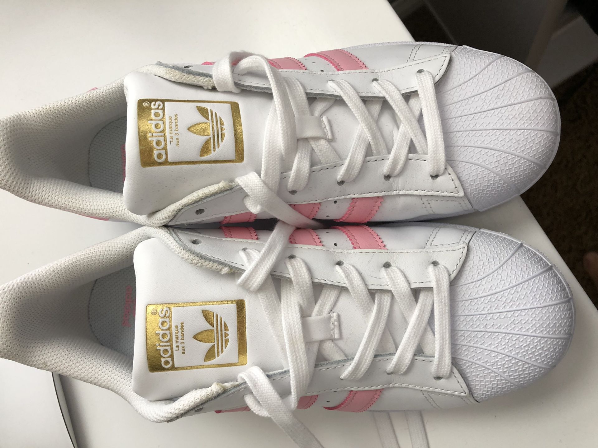 Adidas shoes pink stripe