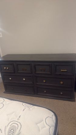 Nice 8 drawer dresser