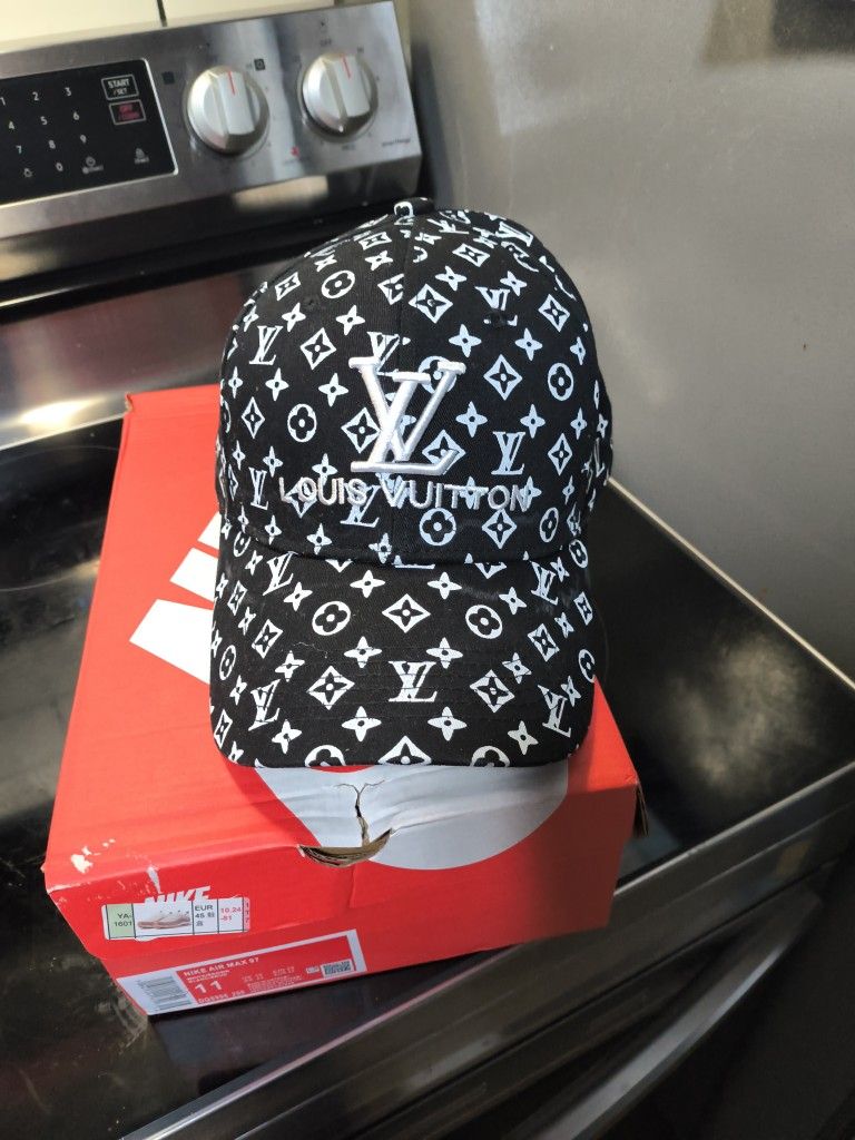 LV Snapback