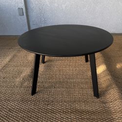 Outdoor/Indoor Coffee Table - Excellent condition
