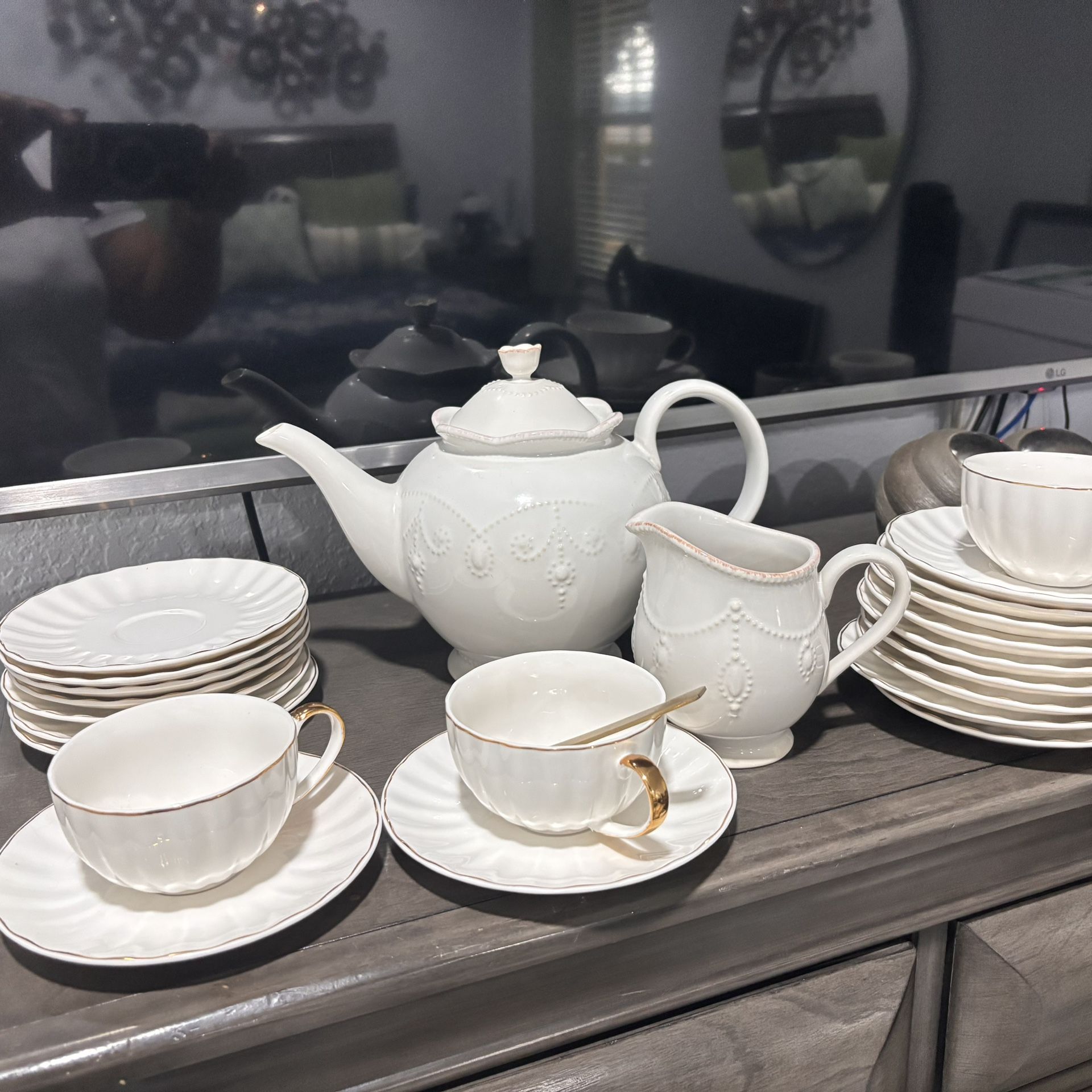 BTaT 16 White Tea Cups And 16 Saucers Plus Free Tea Kettle