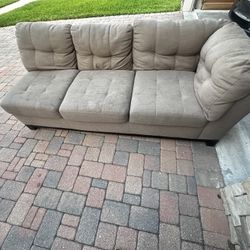 Sectional couch/sofa