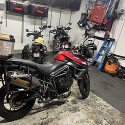 Triumph Tiger XRT 800