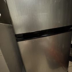 Mini Fridge & Freezer 
