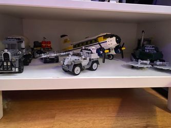 Lego Indiana Jones set READ Description!!