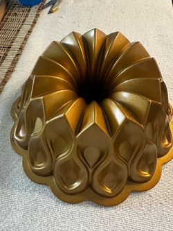 Nordic Ware CROWN Gold Bundt Cake Pan