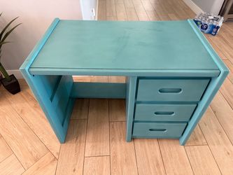$40 Old school desk, solid wood