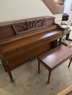 Hallet, Davis & Co Piano