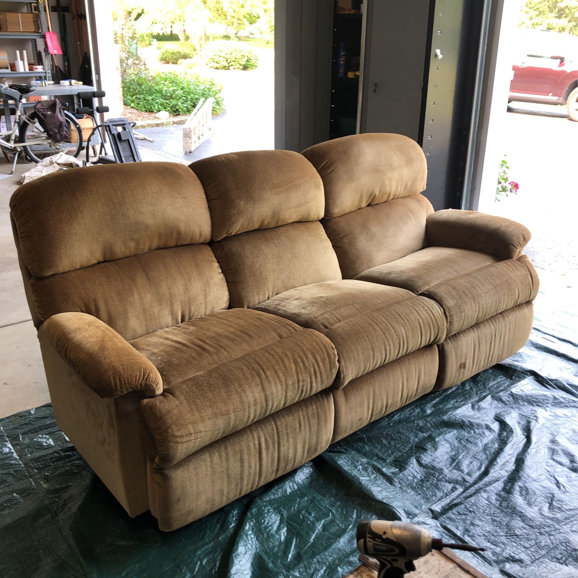 Flexsteel Couch and loveseat Recliners