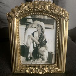 Abigail Huller Golden Floral Design 5” X 7” (13cm X 18vm) Picture Frame