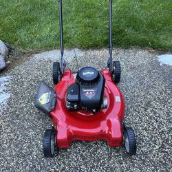 Yardmachine 4.5 HP Side Discharge Mulcher Lawn Mower