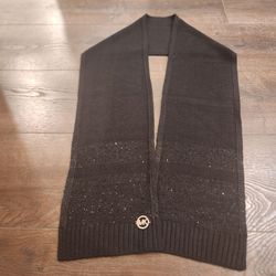 Michael Kors Studded Logo Knit Scarf in black, gteat condition