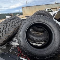 LT295 / 65r20 Toyo M/T