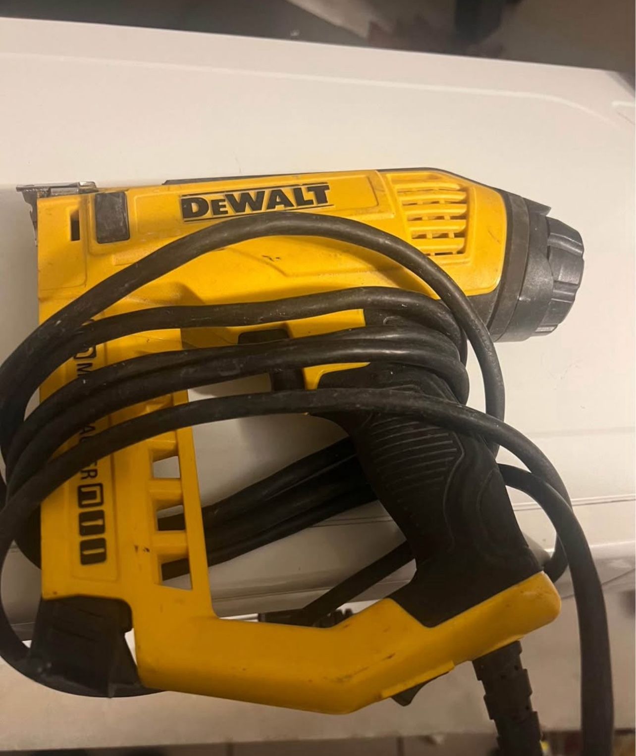 DEWALT Multi-Tacker