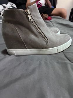 Woman’s wedges