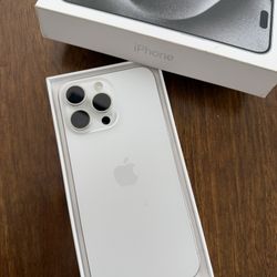 iPhone 15 Pro Max - White Titanium - 256 gb - Unlocked