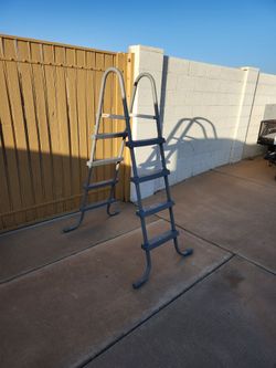 Ladder-above ground 4' pool-new