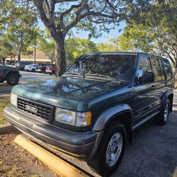 96 Isuzu Trooper. 