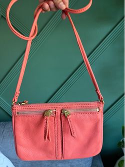 Fossil Erin small crossbody handbag featuring two front zipper pockets.
