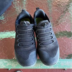 Nike Black - Size 7.5