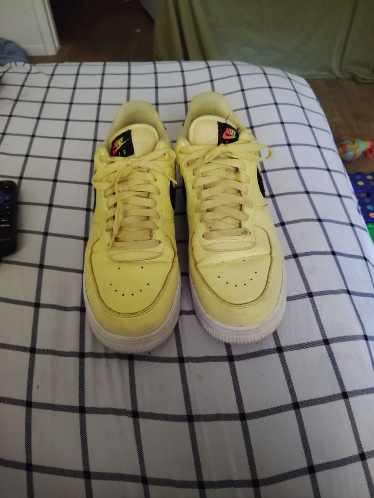 Nike Air Force 1 “Yellow Pulse”