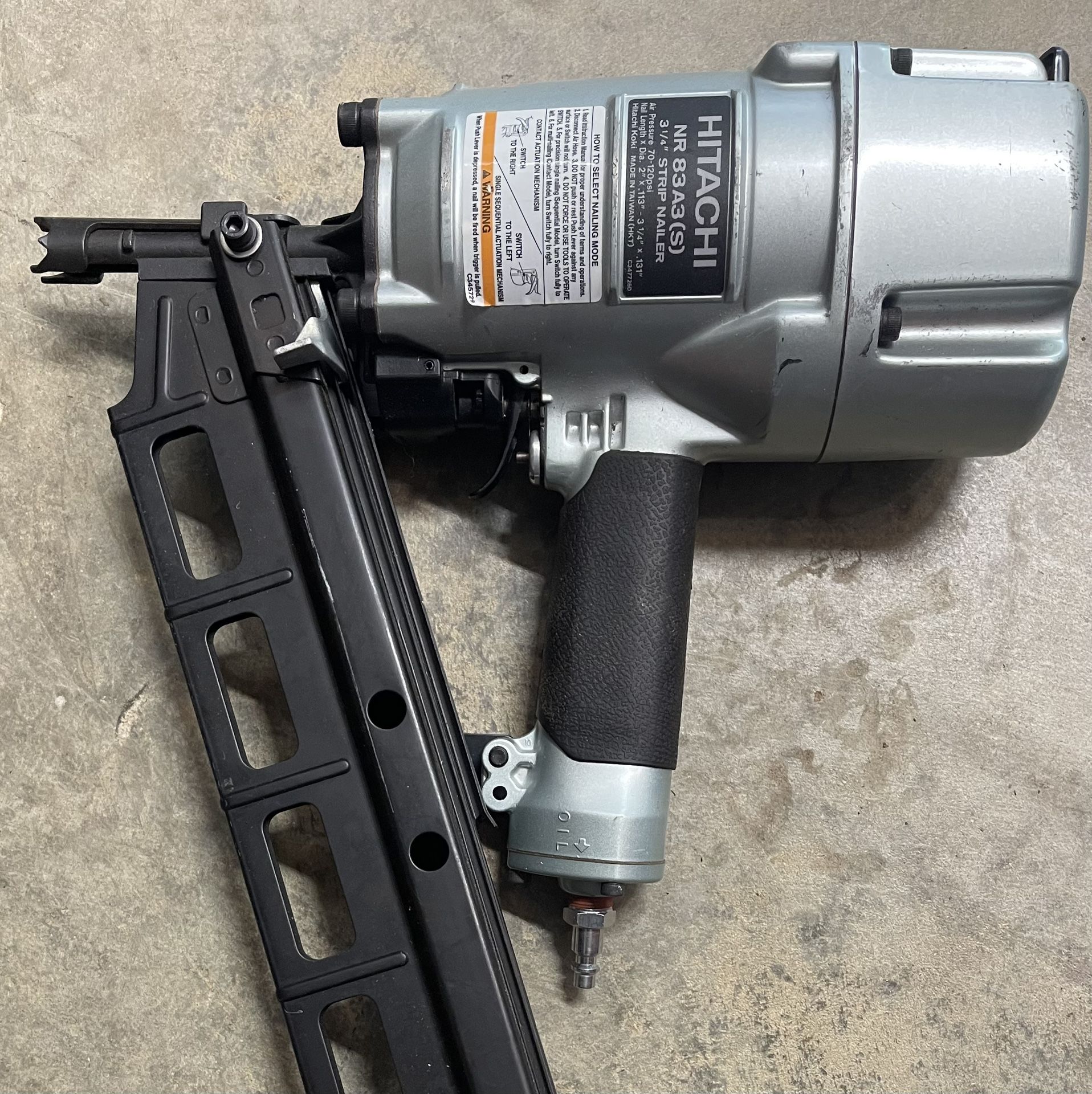 Hitachi Model NR 83A (S) 3 -1/4 Round Head Strip Nailer