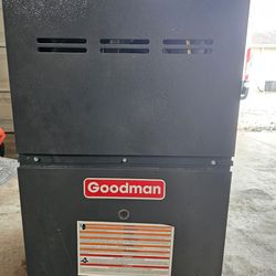 Like New - Goodman 80% AFUE 100,000 BTU 1 Stage Upflow/Horizontal Gas Furnace