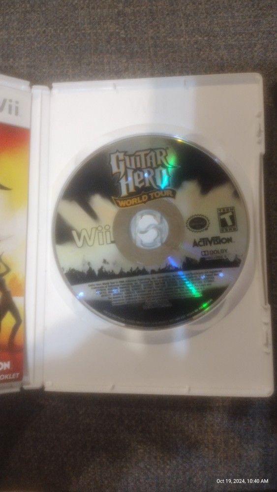 Nintendo WII Console & Guitar Hero Bundle