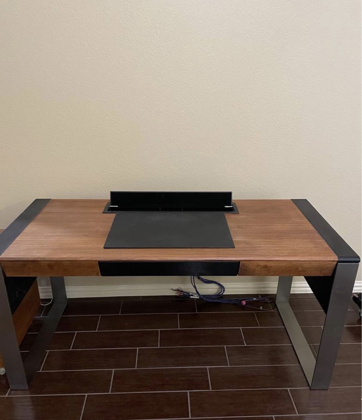 Office Desk - Cantoni Savanah