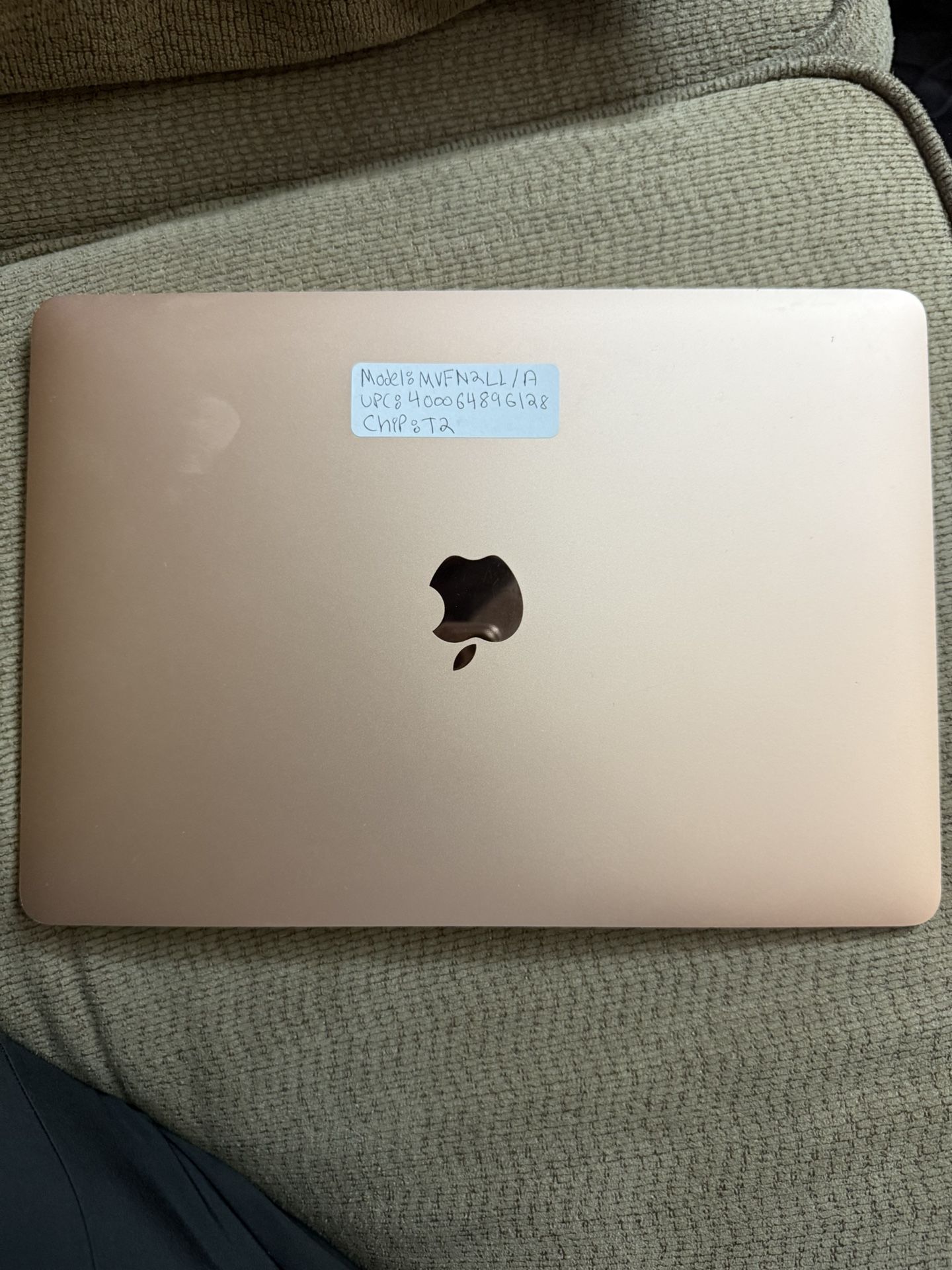 Apple - MacBook Air 13.3" Laptop - Intel Core i5 - 8GB Memory - 256GB - Gold
