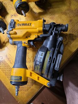 DeWalt DW45RN Coil Roofing Nailer