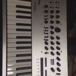 Korg Minilogue