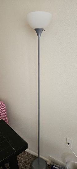 Light with stand for 15$