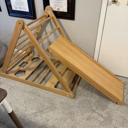 Toddler climbing apparatus