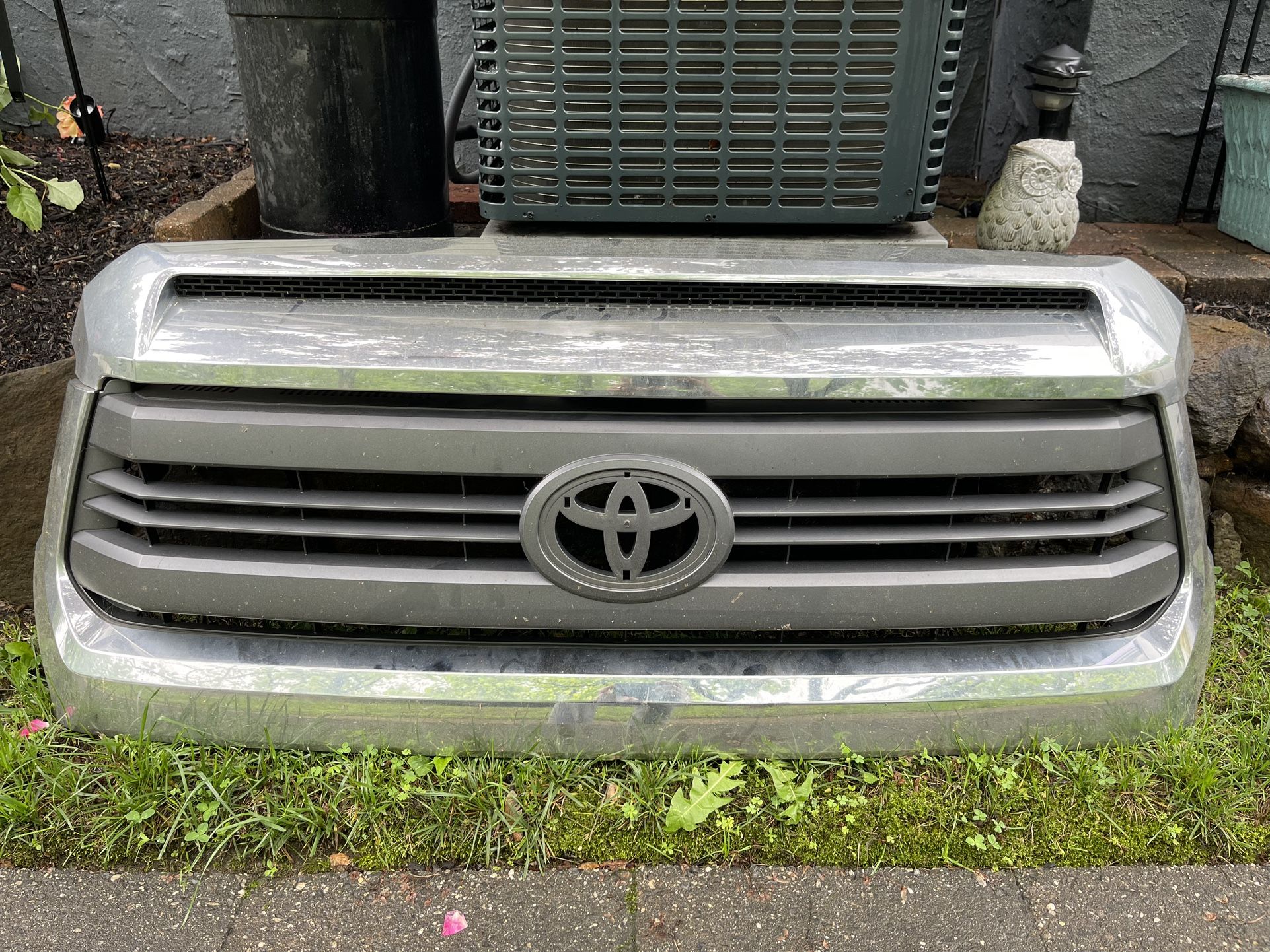 2017 Toyota Tundra Front Grill