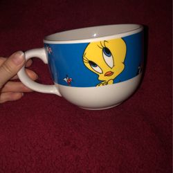 Large Looney Tune Tweety Bird Cup