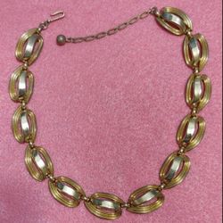 Vintage Ladie's Goldtone "DECOR-LOOP LINK" Choker Necklace W/Adjustable Clasp EXCELLENT CONDITION😇Please Read Description.